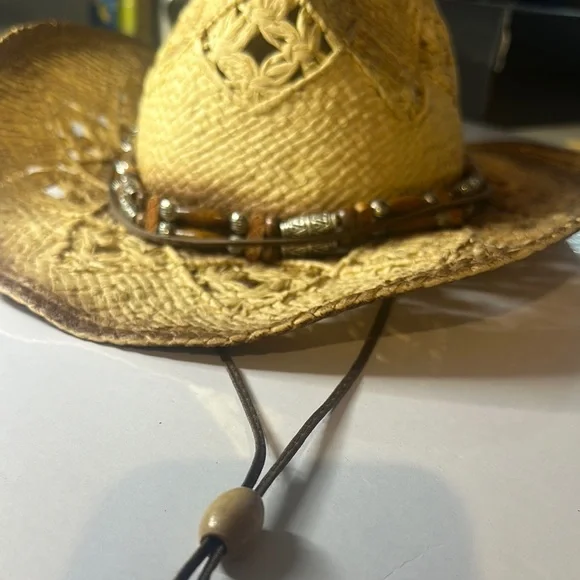 Brown Woven Straw Hat with Beaded Band❤️ - Picture 16 of 17